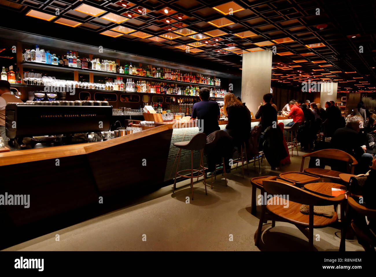 Arriviamo Bar Starbucks finden Rösterei New York Stockfoto