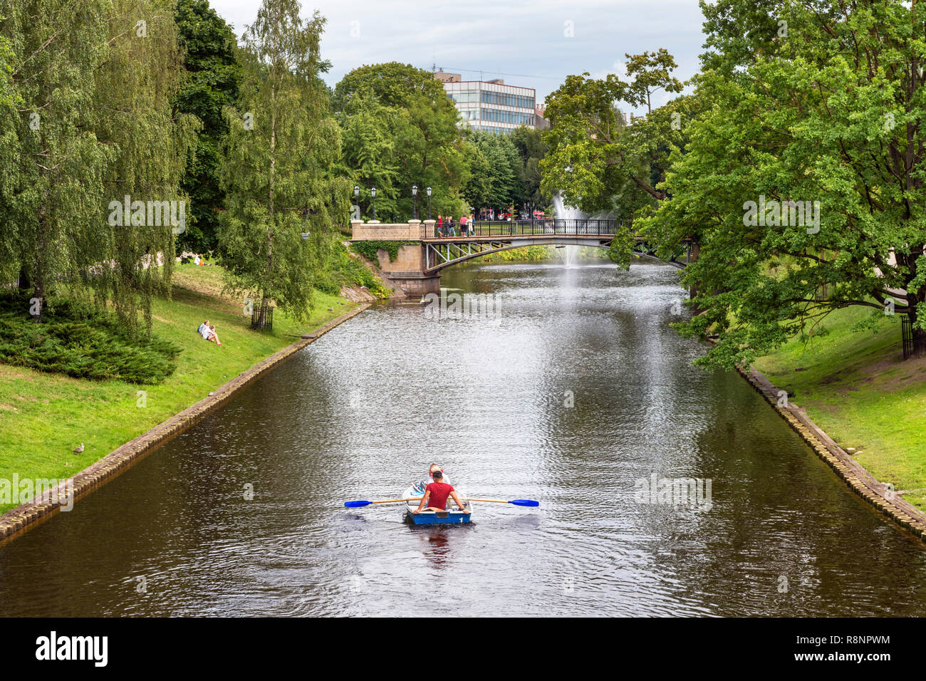 Park und Pilsētas kanāls Bastejkalna, Centrs (Zentrale) Riga, Riga, Lettland Stockfoto