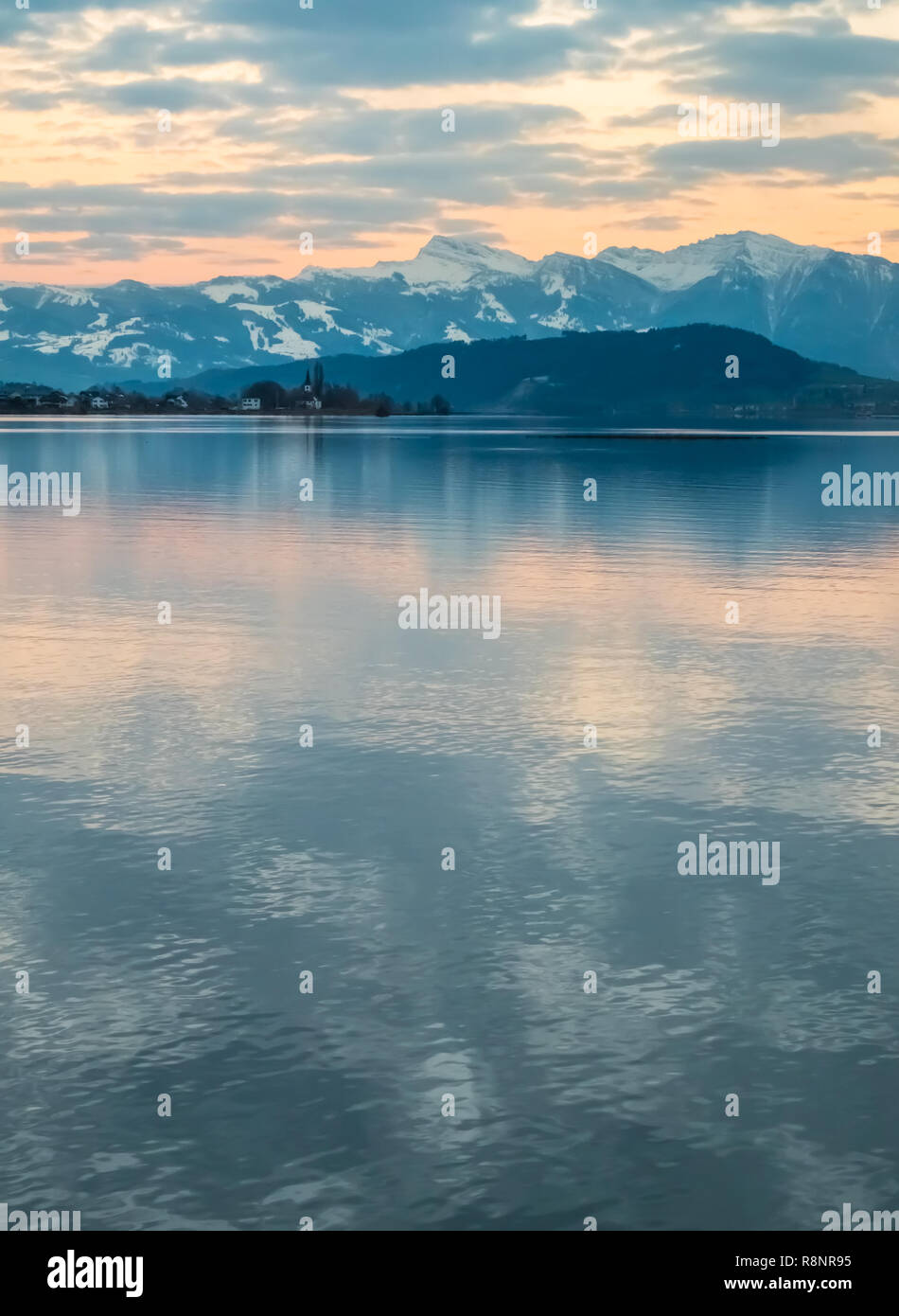 Blick auf den Speer Peak (1.951 m) in die Appenzeller Alpen, mit Blick auf die Region zwischen Zürichsee und Walensee See im Kanton St. Gallen. Vi. Stockfoto