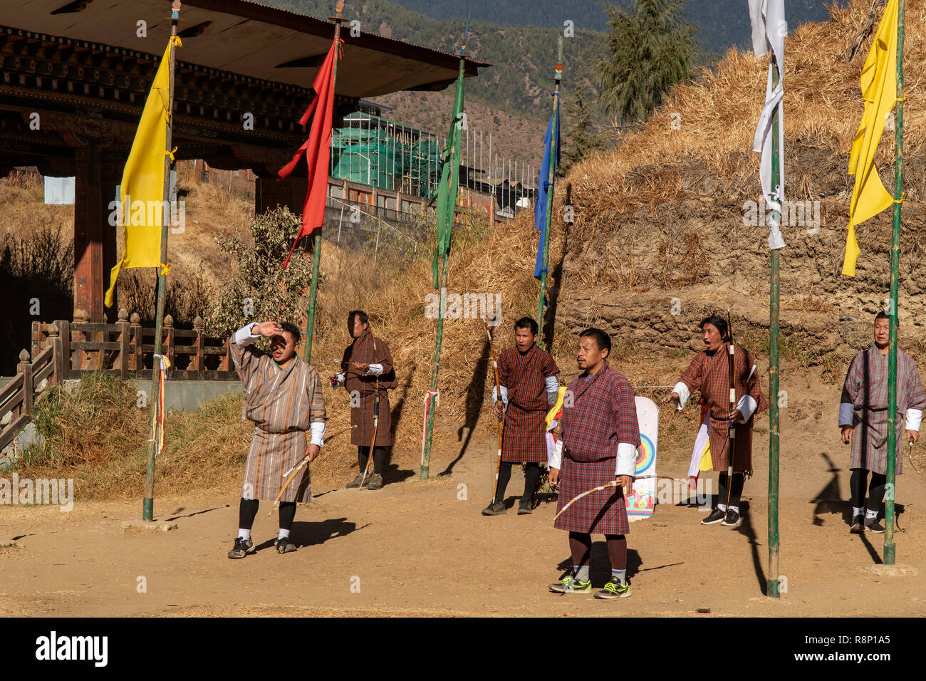 Gerade einen Pfeil in den kommenden im Bogenschießen in Bhutan Thimpu, Bhutan Stockfoto