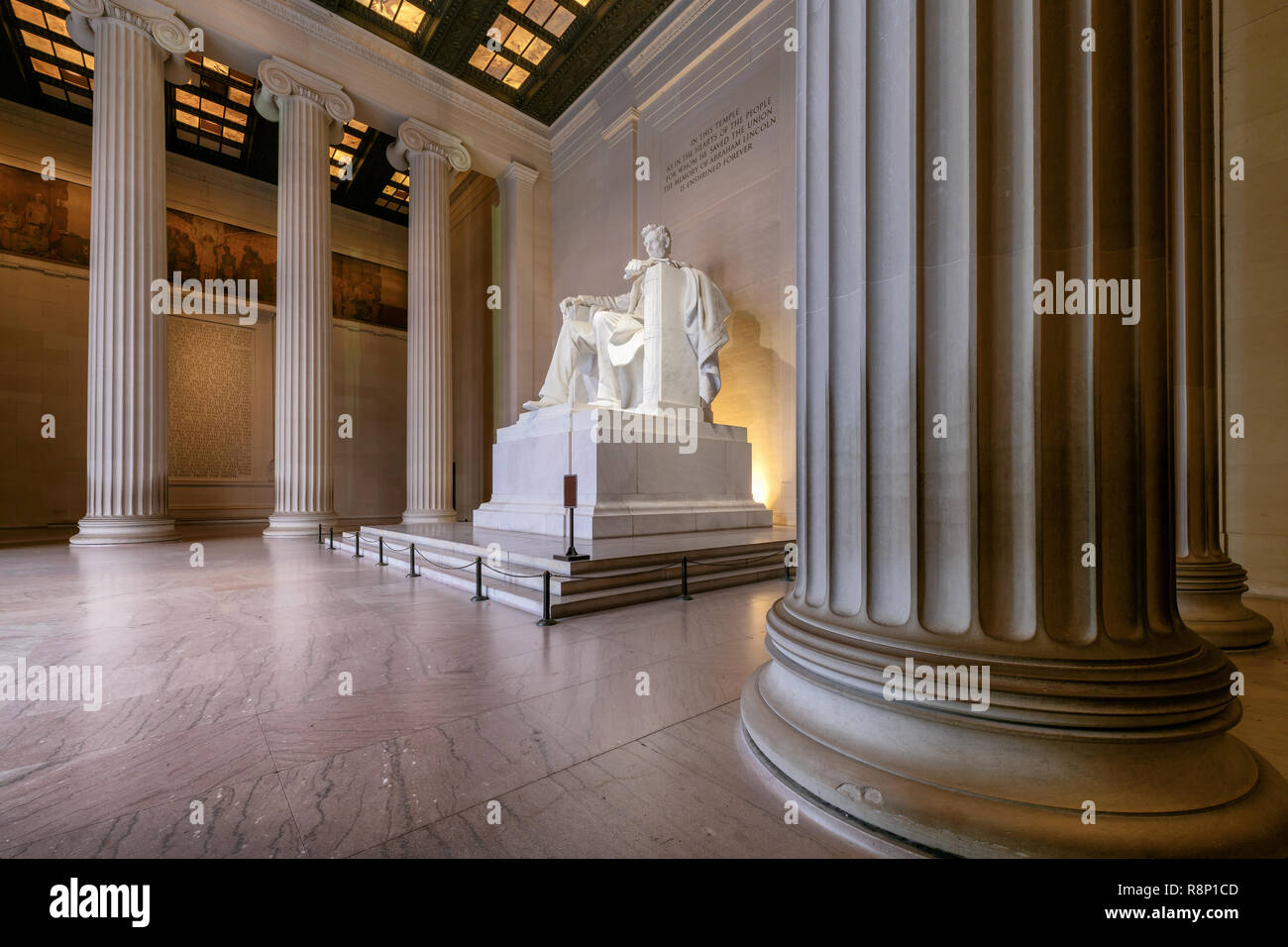 Das Lincoln Memorial in Innenräumen bei Sonnenaufgang auf der National Mall in Washington DC. Stockfoto