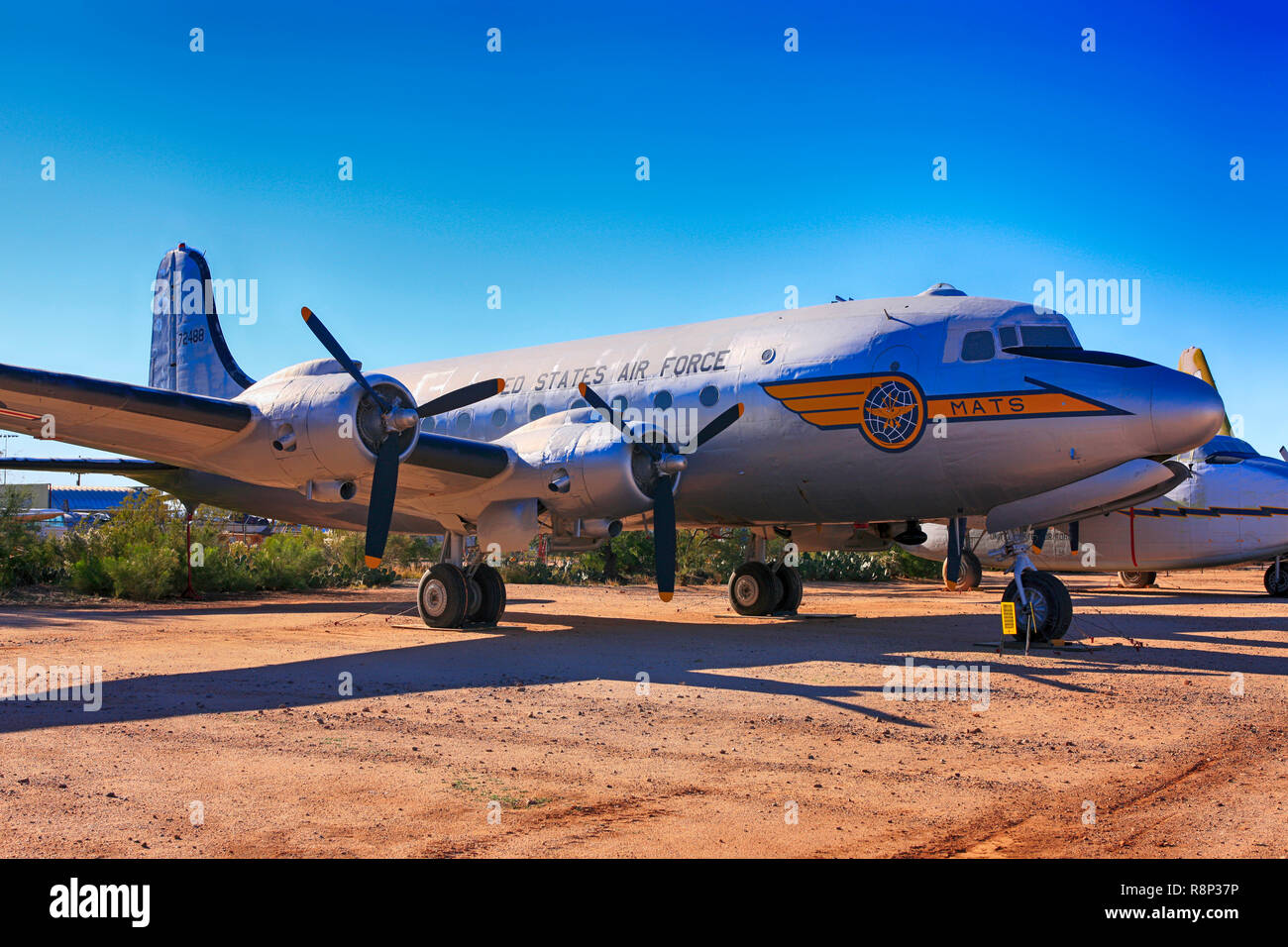 1949 Douglas DC-54 D Transport Planeon Anzeige an das Pima Air & Space Museum in Tucson, AZ Stockfoto