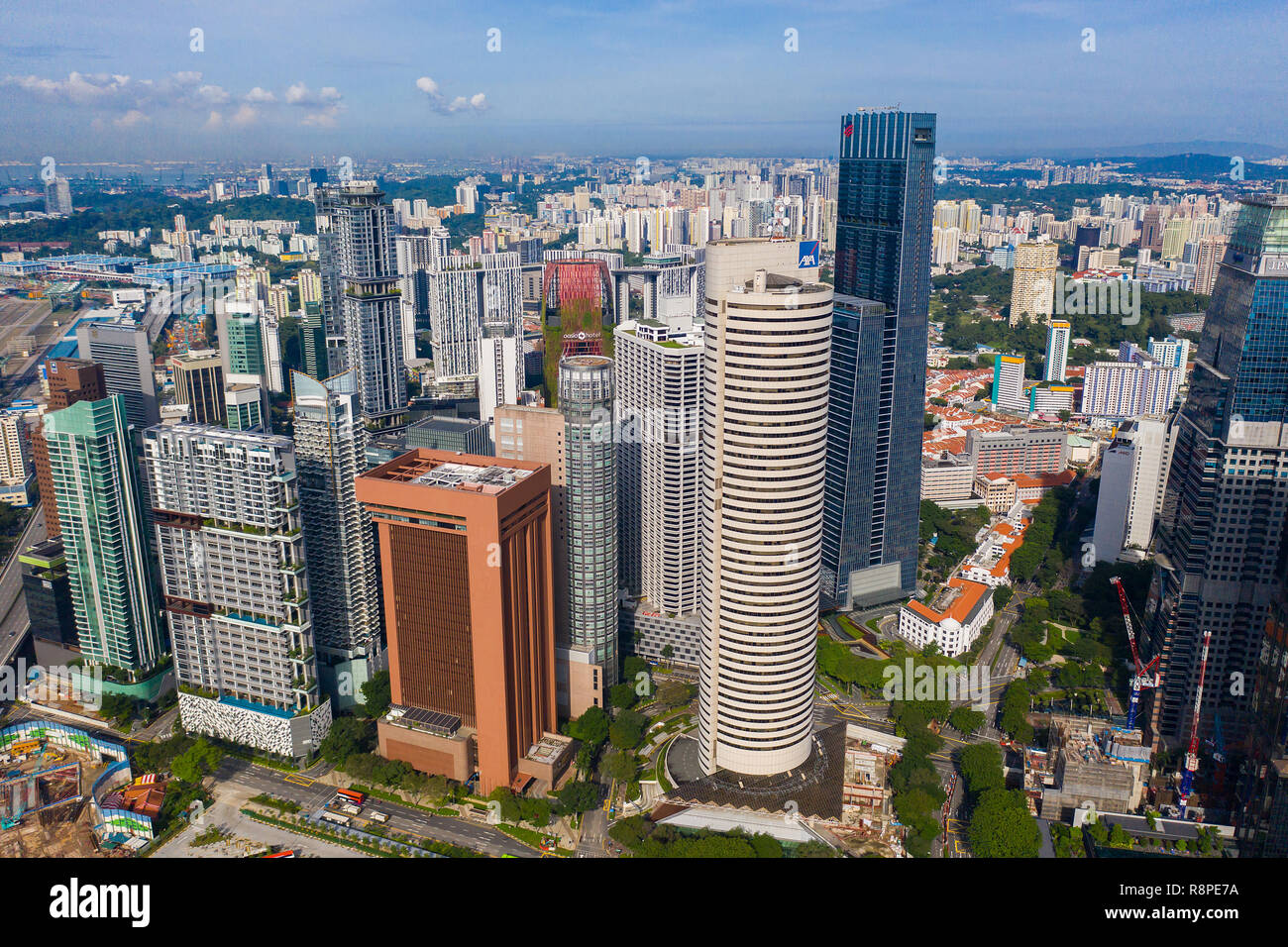 2018. Blick auf die Skyline von Singapur Moderne Wolkenkratzer im internationalen Geschäfts- oder Finanzviertel in der Innenstadt. Stockfoto