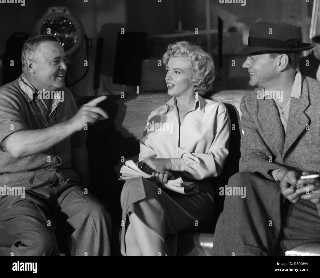 Regisseur Henry Hathaway, Marilyn Monroe, Joseph Cotten, "Niagara" (1953) Twentieth Century Fox Datei Referenz # 33635 570 THA Stockfoto