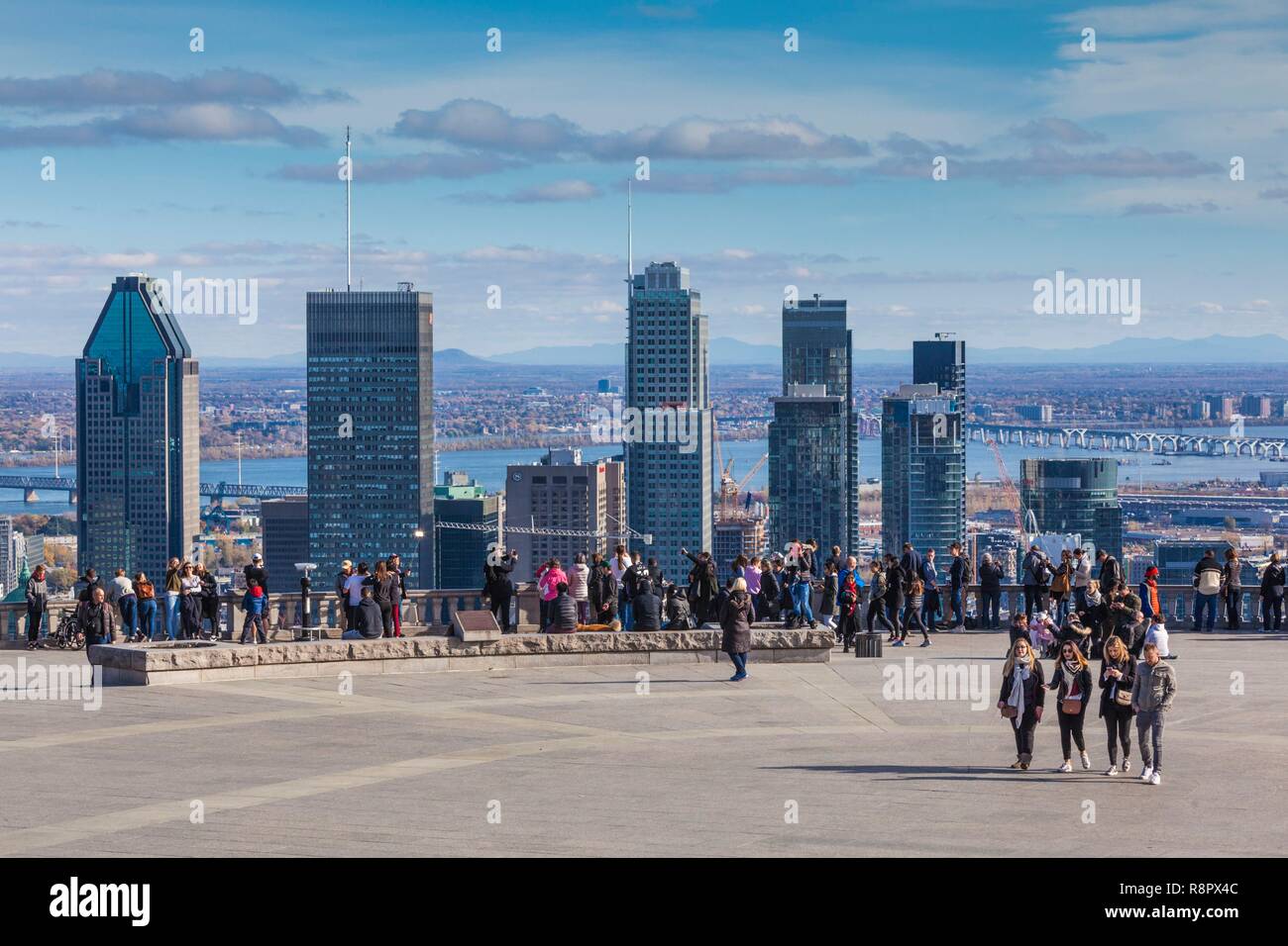 Kanada, Quebec, Montreal, erhöhten City Skyline von Mount Royal Viewpoint, Herbst Stockfoto
