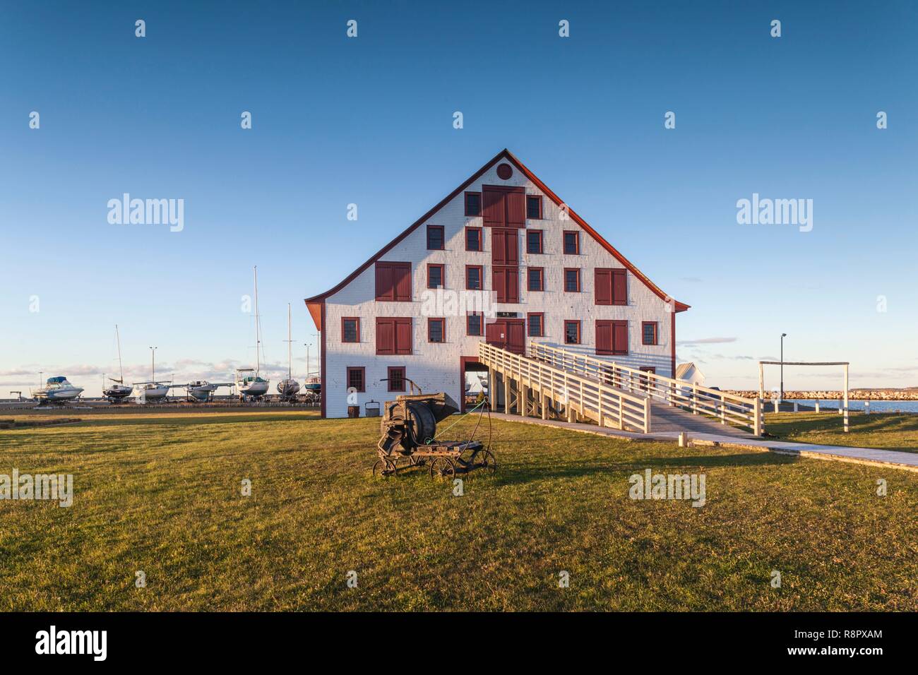 Kanada, Quebec, Gaspe Halbinsel, Paspebiac, Site Historique Banc de Peche De Paspebiac, Fischerei Museum, Erhöhte Ansicht, Dawn Stockfoto