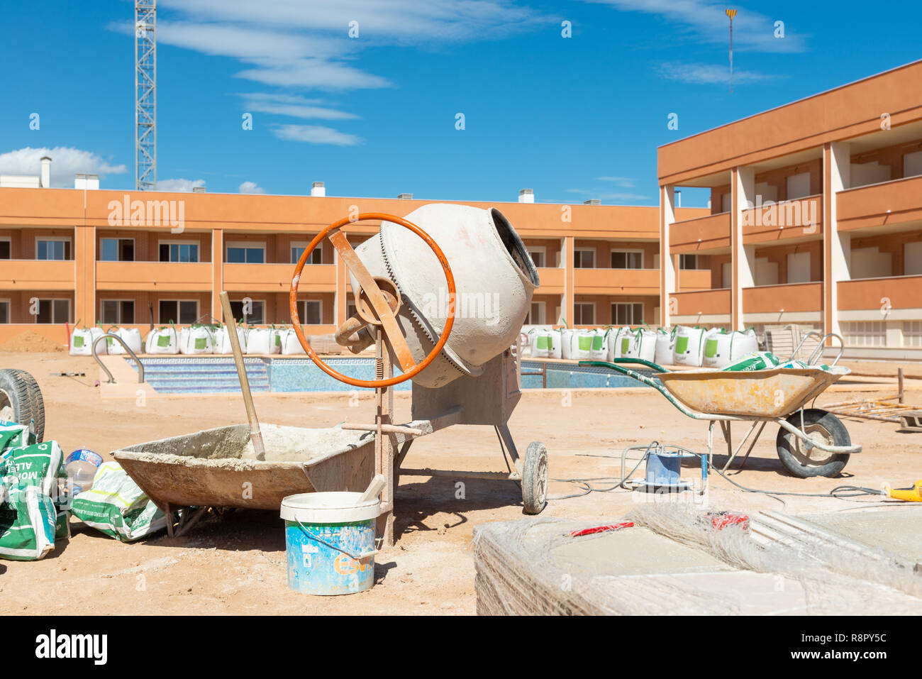 Unvollendete Immobilienentwicklung im Bau in neue Stadt von Gran Alacant in der Nähe von Alicante, Costa Blanca, Spanien Stockfoto