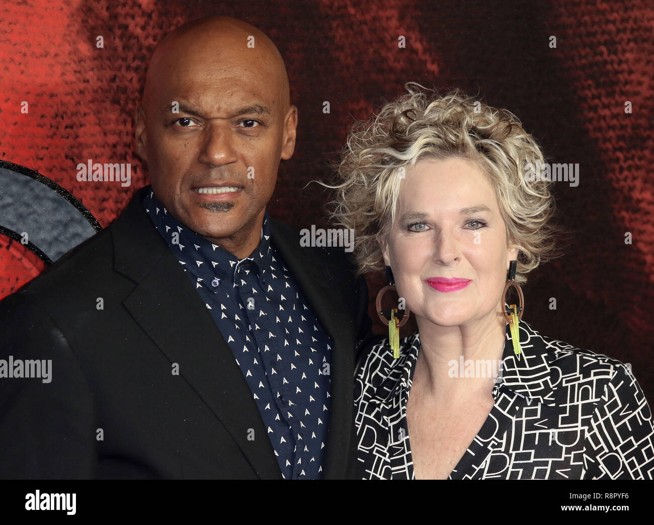 27.November 2018 - Colin Salmon und Fiona Hawthorne Teilnahme an "Mortal Engines Weltpremiere, Cineworld, Leicester Square in London, Großbritannien Stockfoto