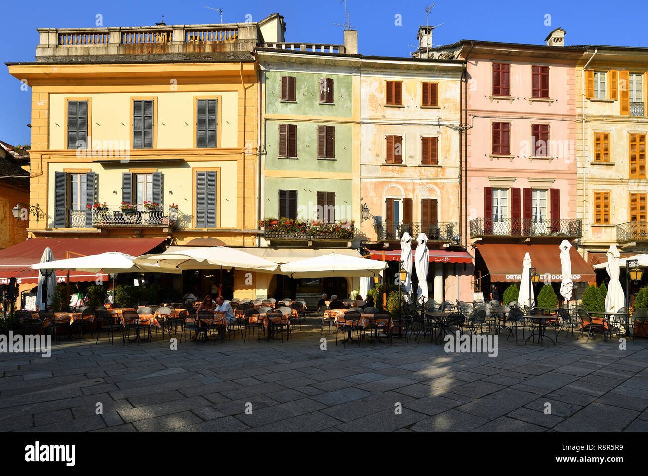 Italien, Piemont, Ortasee, Orta San Giulio, Piazza Mario Motta Stockfoto