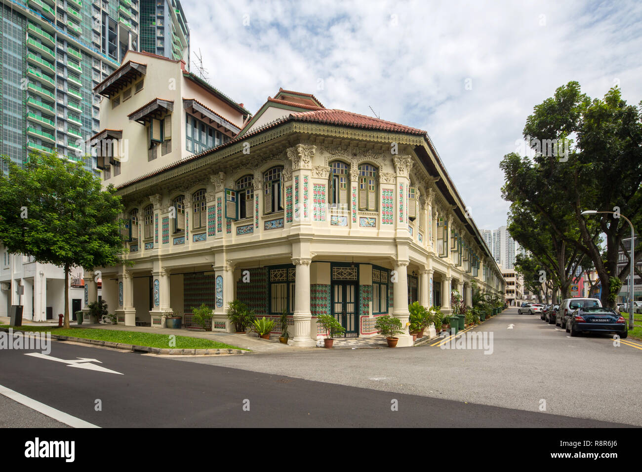 Singapurs längste und auch wunderschön erhaltenen Reihe Chinese-Baroque styled Geschäftshäusern. Entwurf des britischen Architekten, EV Miller. Stockfoto