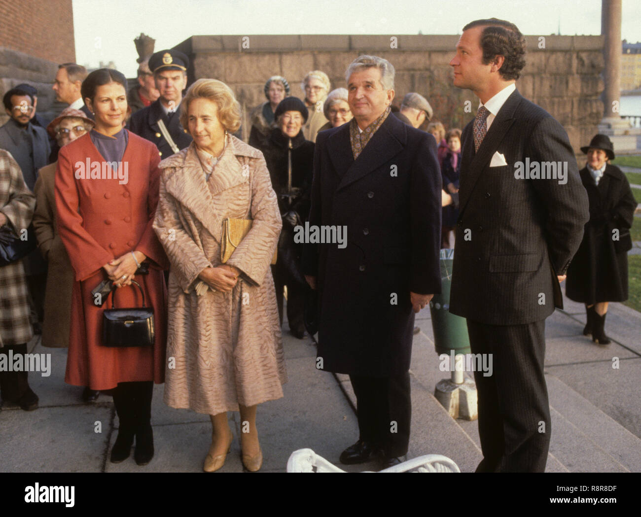 NICOLAE CEAUSESCU, Generalsekretär der Rumänischen Kommunistischen Partei auf Besuch in Stockholm und vom schwedischen Königspaar begrüßt Stockfoto