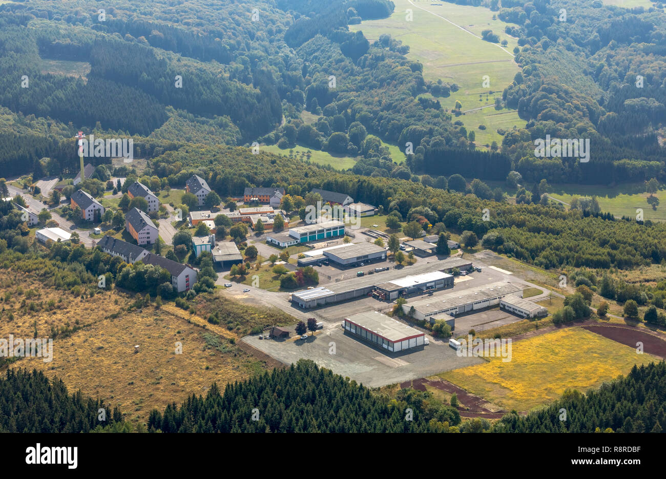 Luftaufnahme, Gewerbepark Siegerland GmbH, zur Eisenkaute, Burbach, Kreis Siegen-Wittgenstein, Nordrhein-Westfalen, Deutschland, Europa, DE, Vögel - Augen Stockfoto