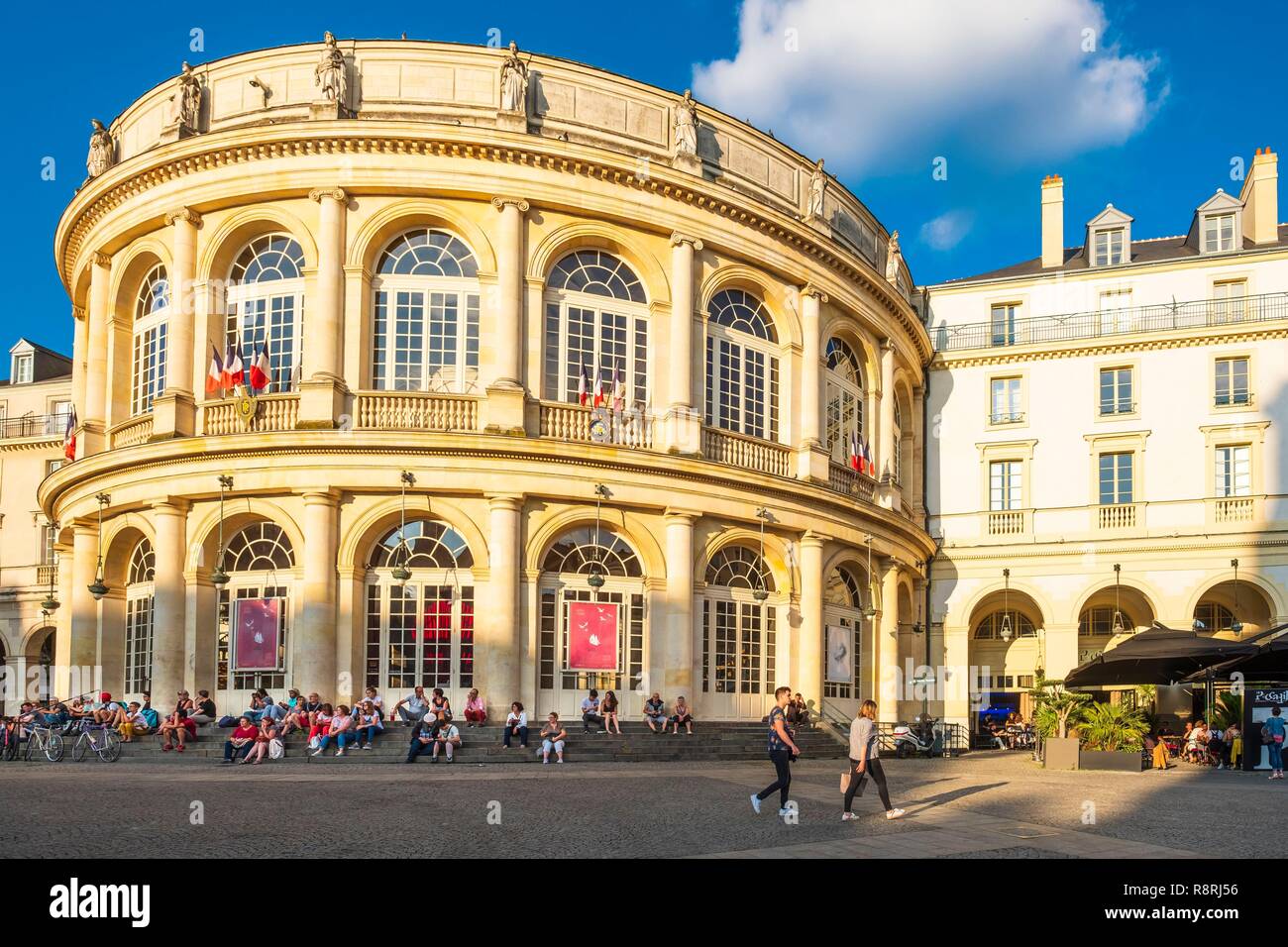 Frankreich, Ille-et-Vilaine, Rennes, Rathausplatz, die Oper von Architekten Charles Millardet entworfen und 1836 eingeweiht. Stockfoto