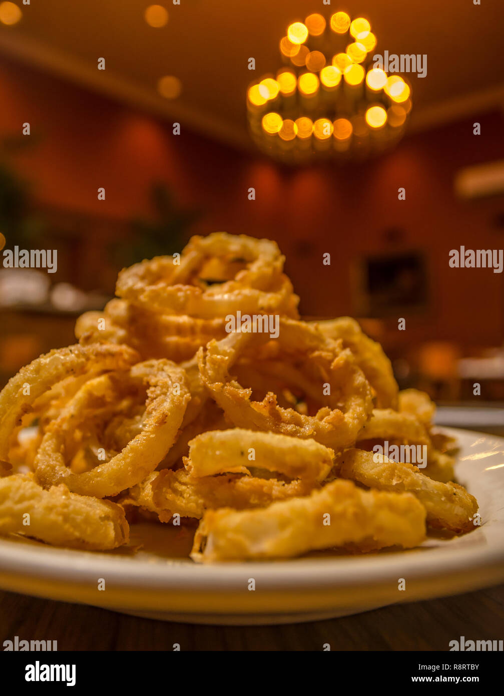 Gebratene Zwiebelringe gehören zu den Spezialitäten des Crystal Grill in Greenwood, Mississippi. Stockfoto