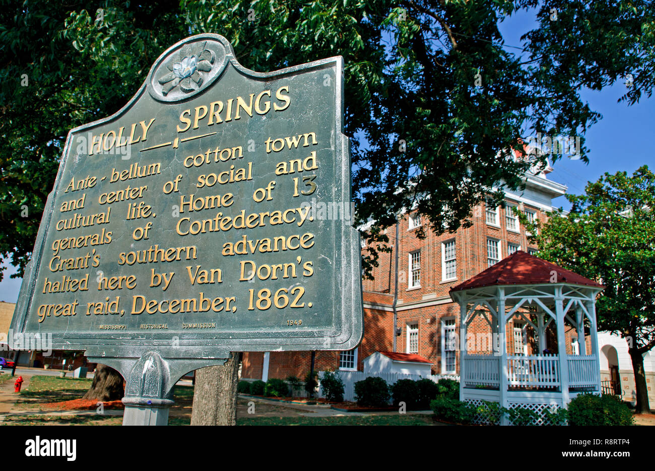 Das alte Gerichtsgebäude Gnaden der Stadtplatz Sept. 25, 2011 in Holly Springs, Mississippi. Stockfoto