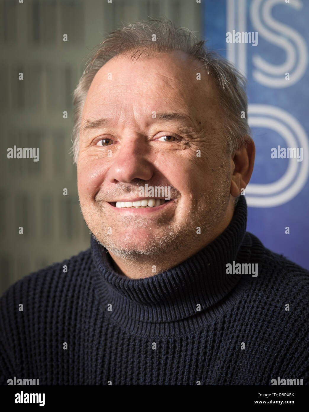 Bob Mortimer lächelnd Portrait Stockfoto