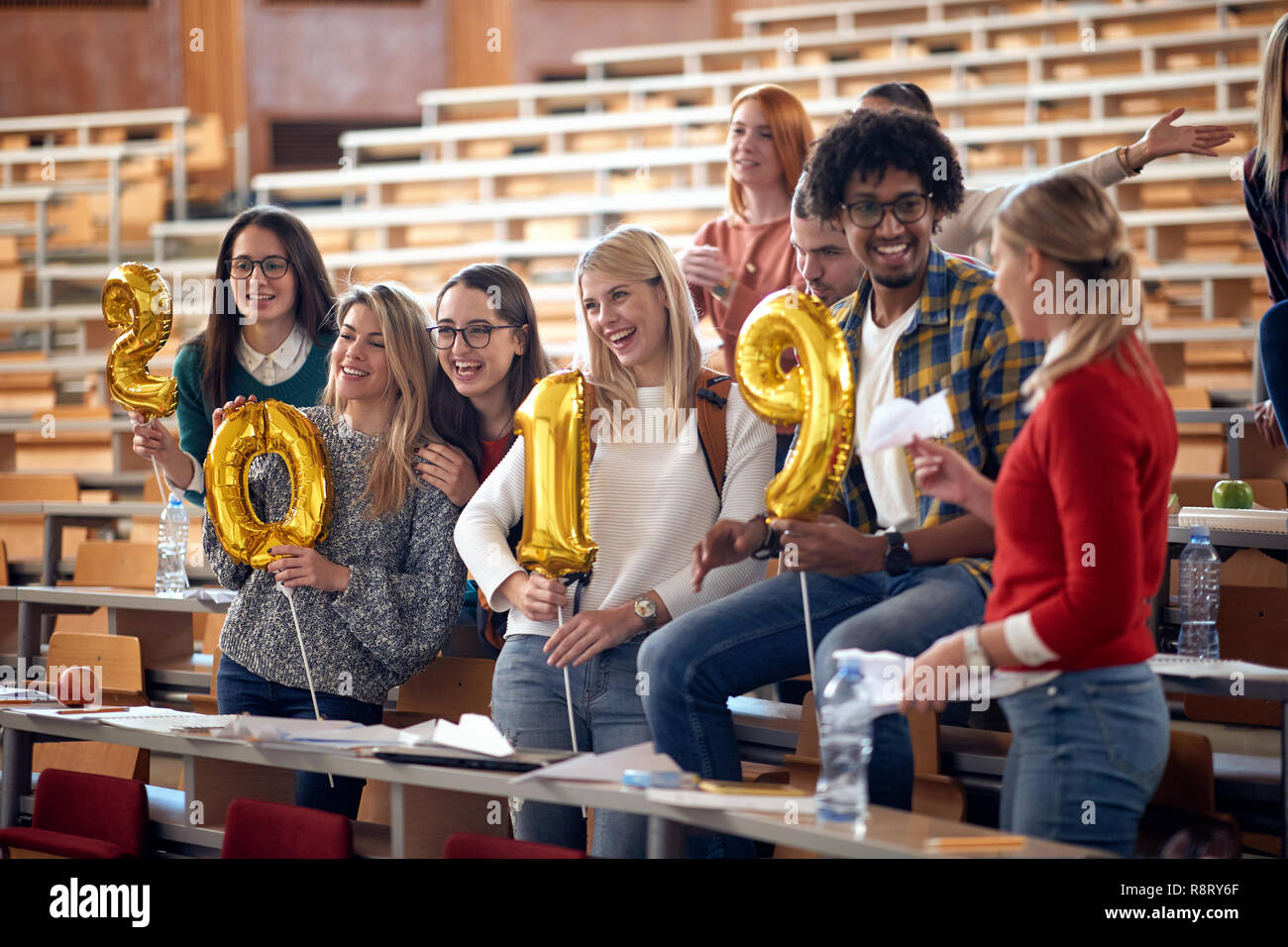 Gruppe von Happy internationale Studenten Urlaub feiern Stockfoto