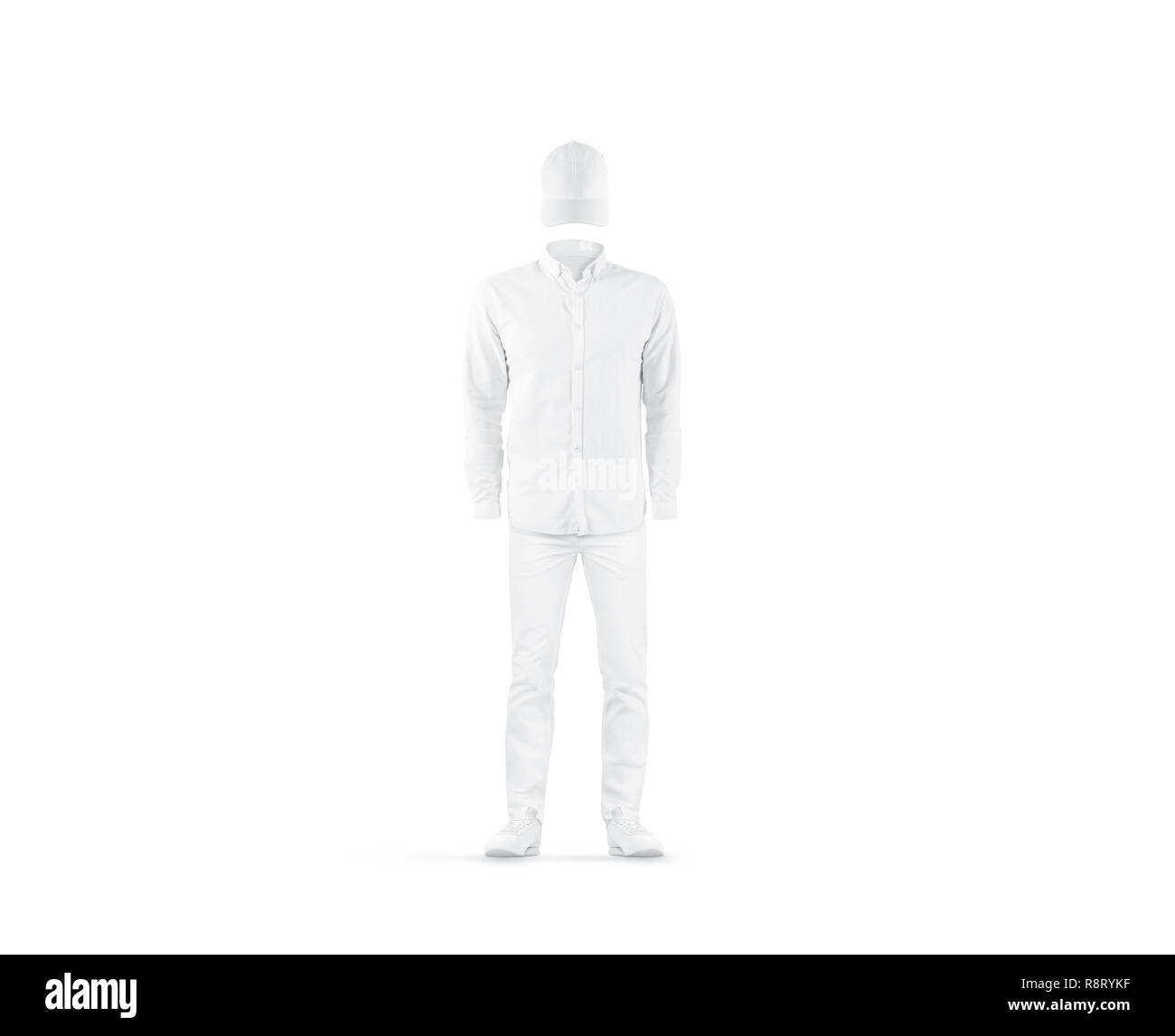 Leere weiße Uniform mock up, isoliert, Ansicht von vorne. Leere arbeit Anzug mockup. Klare klassische Shirt mit Hose und Turnschuhen Vorlage. Outfit für Lieferung oder Office Job. Stockfoto
