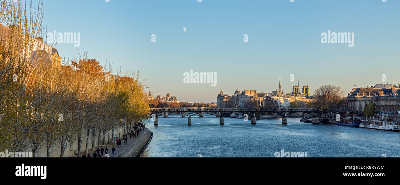 Pont des Arts und Ile de la Cite - Paris, Frankreich Stockfoto