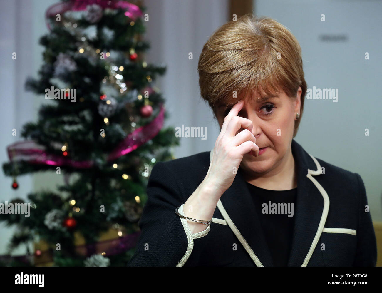 Erster Minister Nicola Sturgeon bei einem Besuch in einem übergeordneten Familie Schottland in Glasgow, wo sie angekündigt, dass die ersten Zahlungen der beste Start Zuschüsse Schwangerschaft und Baby Zahlungen vorgenommen wurden. Stockfoto