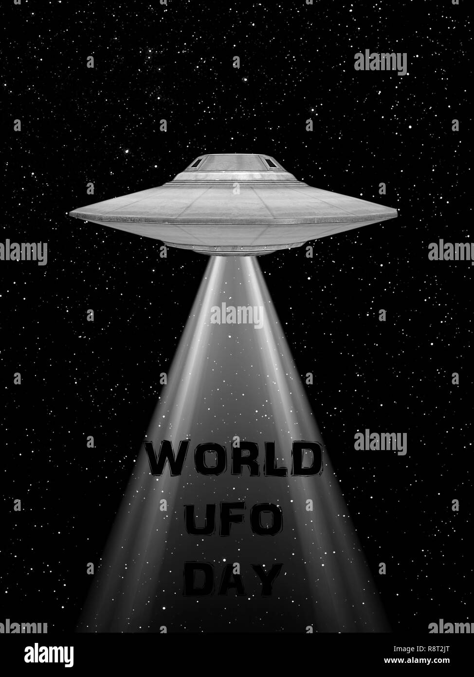 Ufo Raumschiff fliegen. Welt UFO-Tag. Fliegende Untertasse. Stockfoto