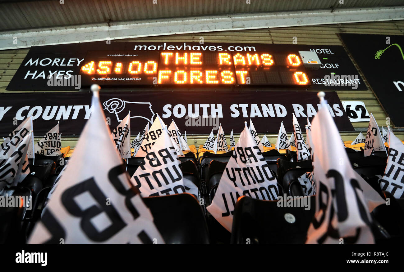 Einen allgemeinen Überblick über das Derby County flags Im steht vor der Sky Bet Championship Match im Pride Park, Derby. Stockfoto