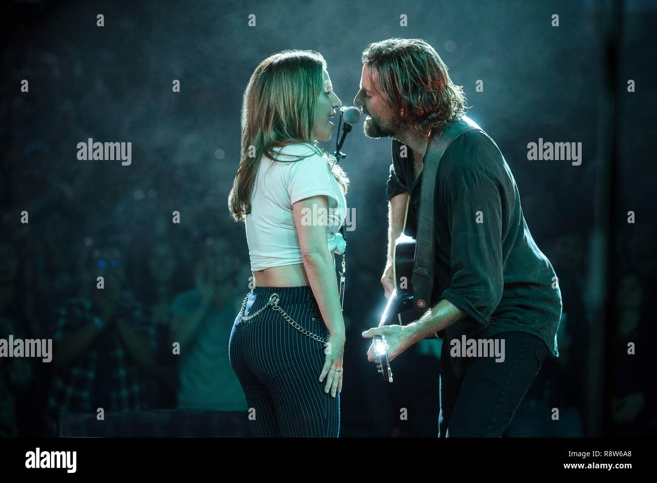 Original Filmtitel: EIN STAR IST GEBOREN. Englischer Titel: ein Stern ist geboren. Jahr: 2018. Regisseur: Bradley Cooper. Stars: Bradley Cooper; Lady Gaga. Credit: Gerber Bilder/Gemeinsam/Live Nation/Malpaso Productions/Album Stockfoto Original Filmtitel: EIN STAR IST GEBOREN. Englischer Titel: ein Stern ist geboren. Jahr: 2018. Regisseur: Bradley Cooper. Stars: Bradley Cooper; Lady Gaga. Credit: Gerber Bilder/Gemeinsam/Live Nation/Malpaso Productions/Album Stockfoto