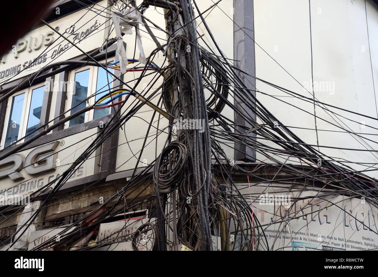 Verheddertes Kabel Stromleitungen Old Delhi Indien Stockfoto