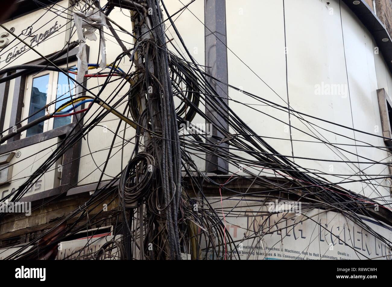 Verheddertes Kabel Stromleitungen Old Delhi Indien Stockfoto