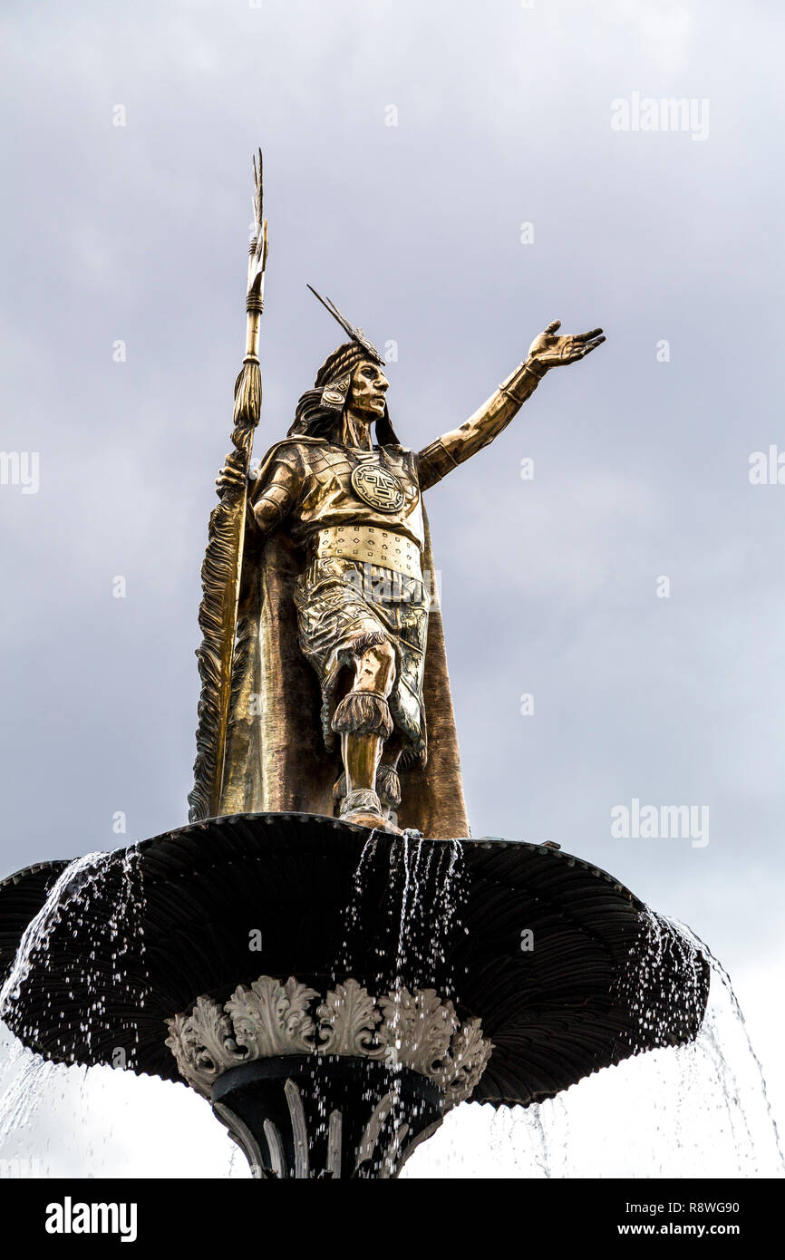 Goldene Statue von Pachacuti, die Plaza de Armas, Cusco, Peru Stockfoto