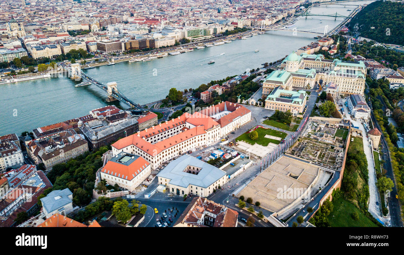 Kloster der Karmeliterinnen, Karmelita kolosto, Széchenyi Kettenbrücke, Budapest, Ungarn Stockfoto