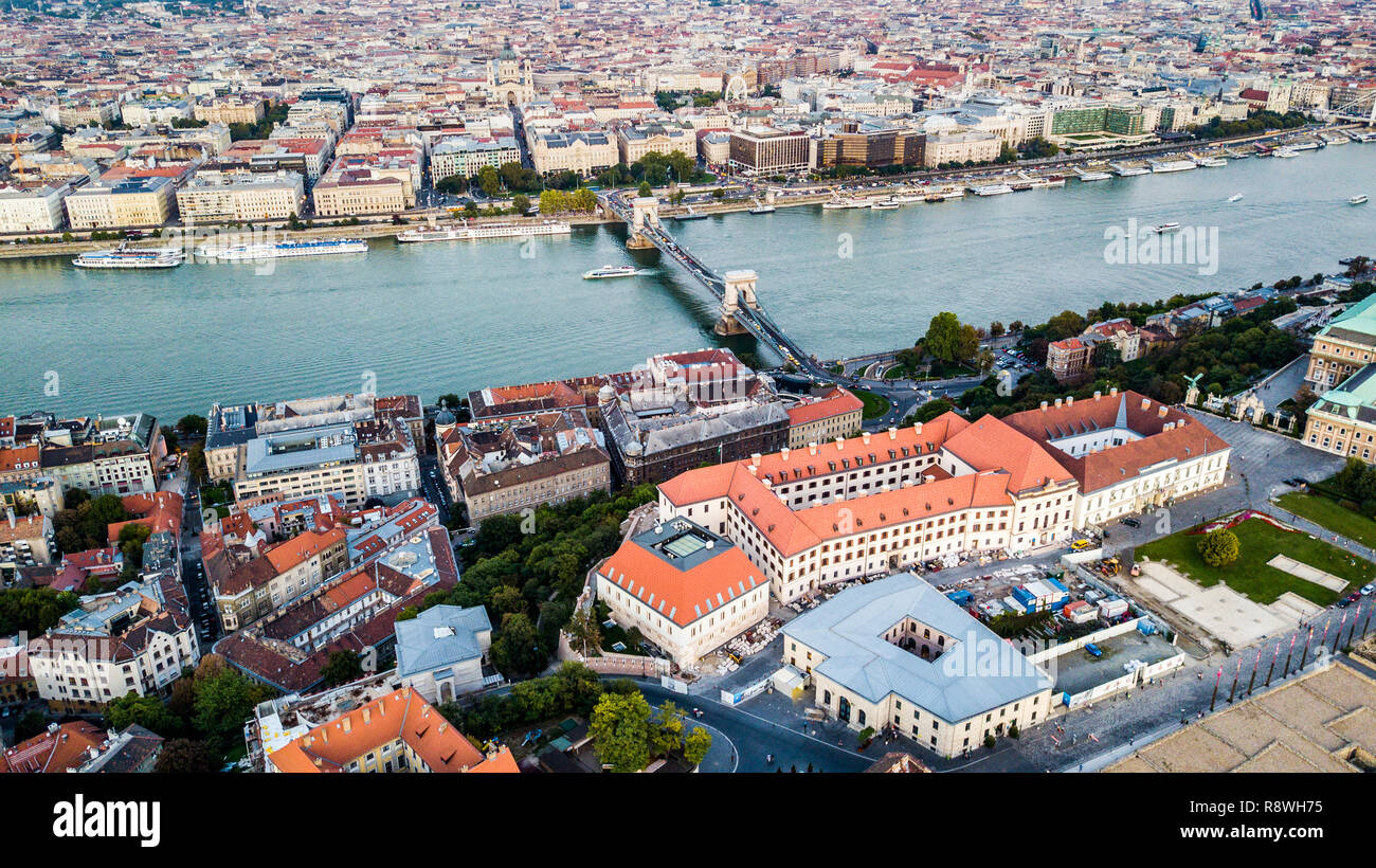 Kloster der Karmeliterinnen, Karmelita kolosto, Széchenyi Kettenbrücke, Budapest, Ungarn Stockfoto