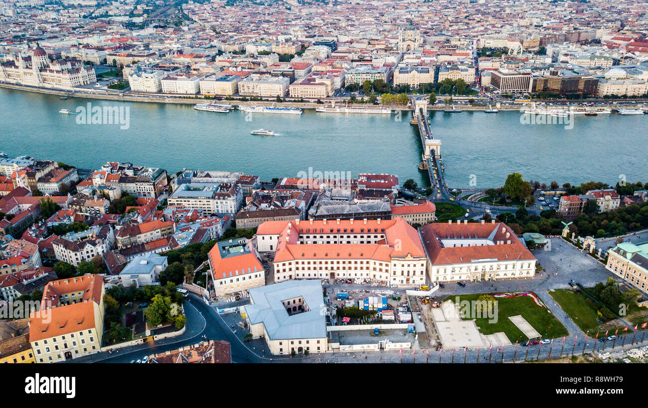 Kloster der Karmeliterinnen, Karmelita kolosto, Széchenyi Kettenbrücke, Budapest, Ungarn Stockfoto