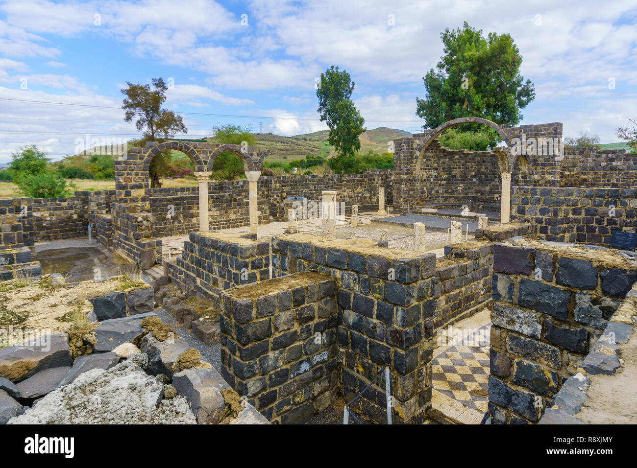 Überreste einer byzantinischen Kloster, in Kursi Nationalpark, Golan-höhen, im Norden Israels. Als Gergesa (Wunder der Schweine) Stockfoto