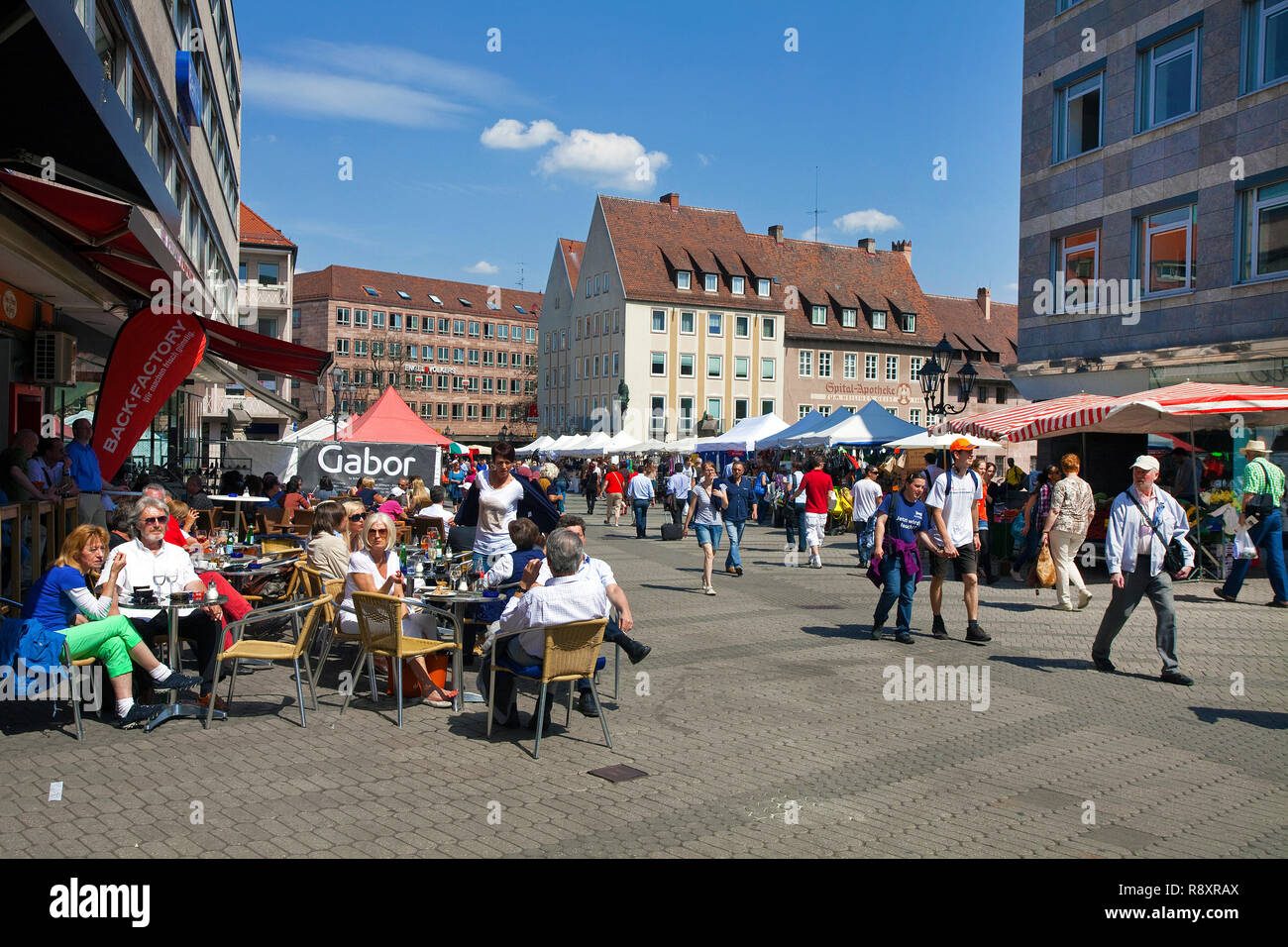 Street Cafe an der King Street, in der Nähe Museum Brücke, Altstadt, Nürnberg, Franken, Bayern, Deutschland, Europa Stockfoto