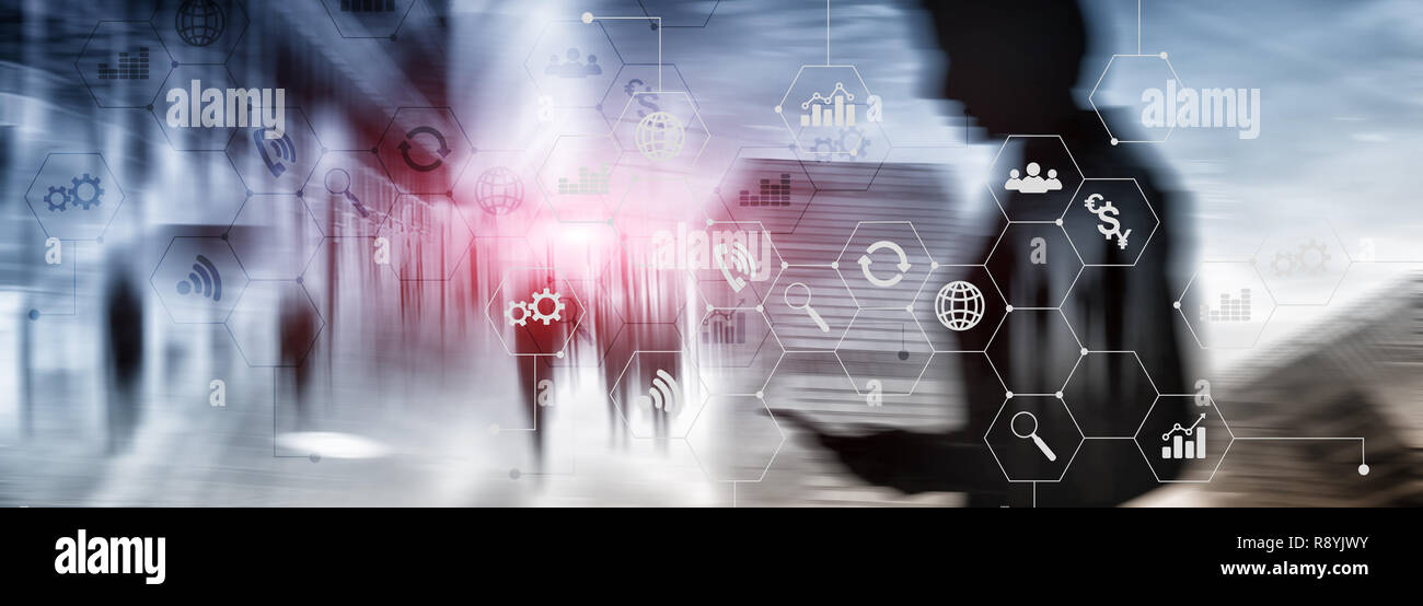 Double Exposure mixed Media. Grafiken und Symbole auf dem Hologramm angezeigt. Geschäftsleute und moderne Stadt, die für den Hintergrund. Stockfoto