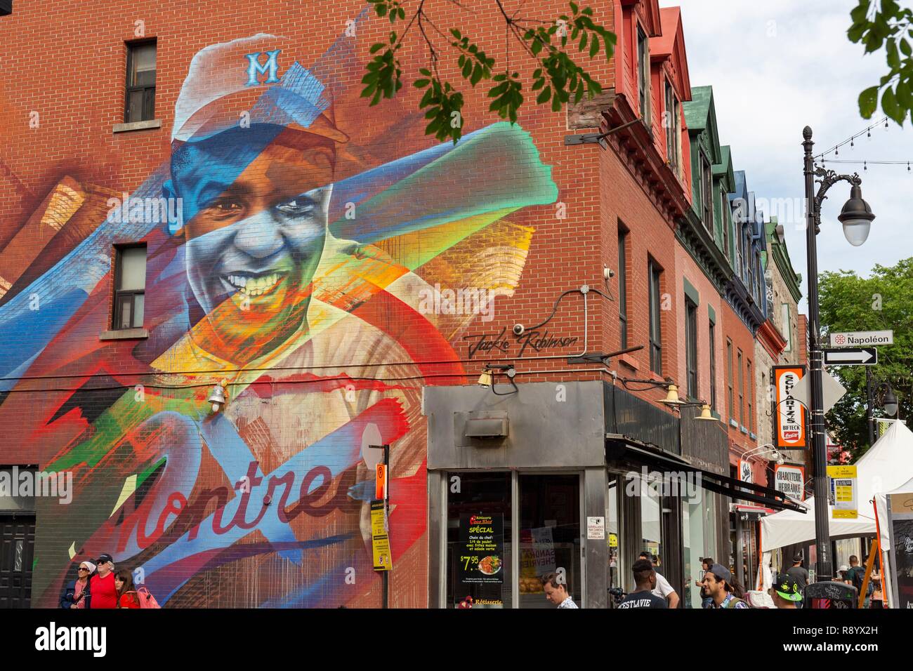 Kanada, Quebec, Montreal, Plateau-Mont-Royal, Boulevard Saint-Laurent, Wandbild Jackie Robinson (2017) von Fluke, durch ein 'Shop produziert Stockfoto