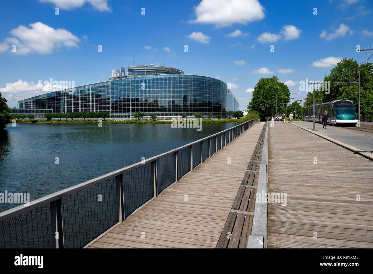 Frankreich, Bas Rhin, Straßburg, das Europäische Parlament von der Architektur studio Architekturbüro und Straßenbahn konzipiert Stockfoto