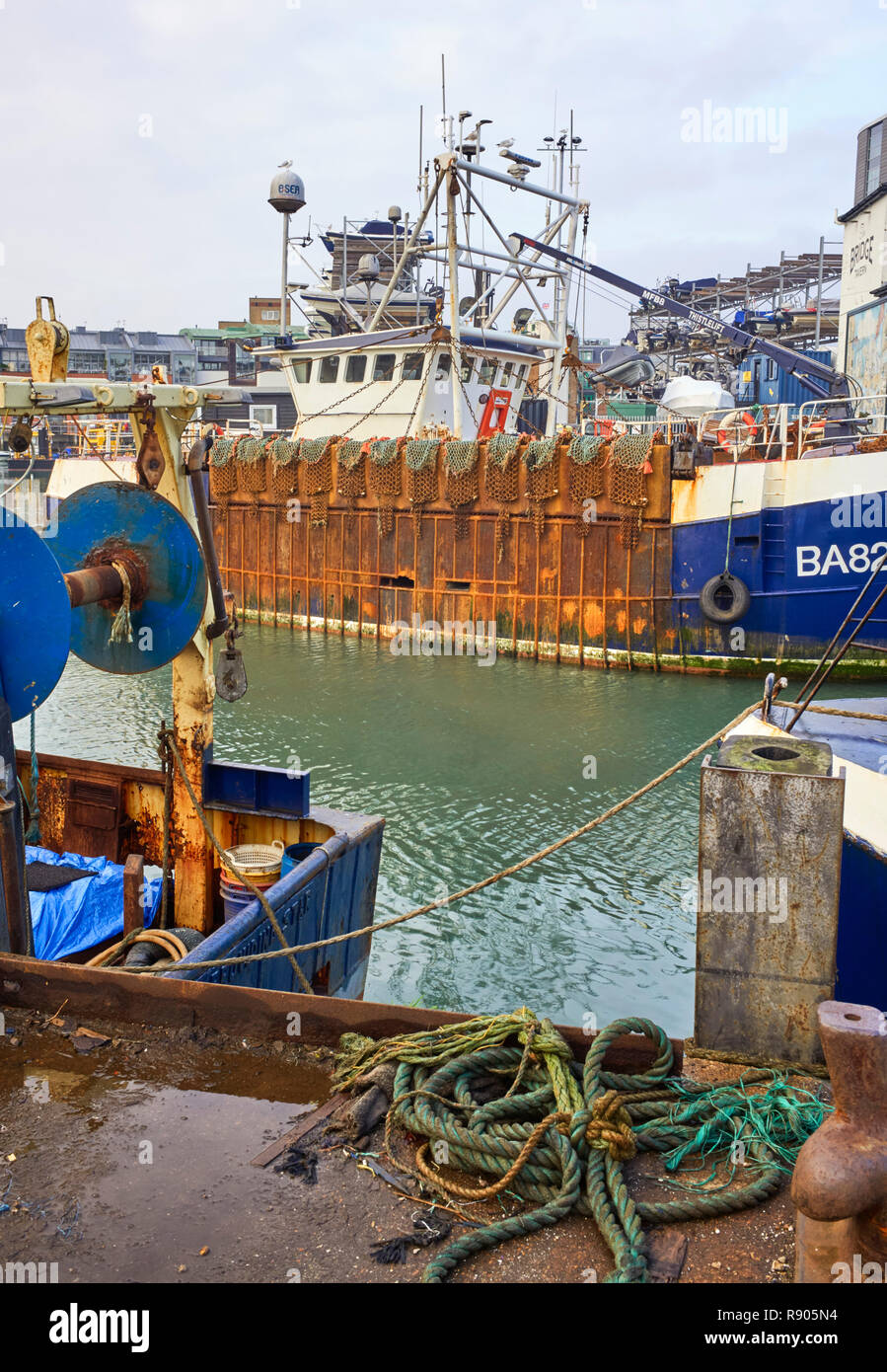 Rostige Schiffe im Hafen von Sturz Docks, Portsmouth Stockfoto