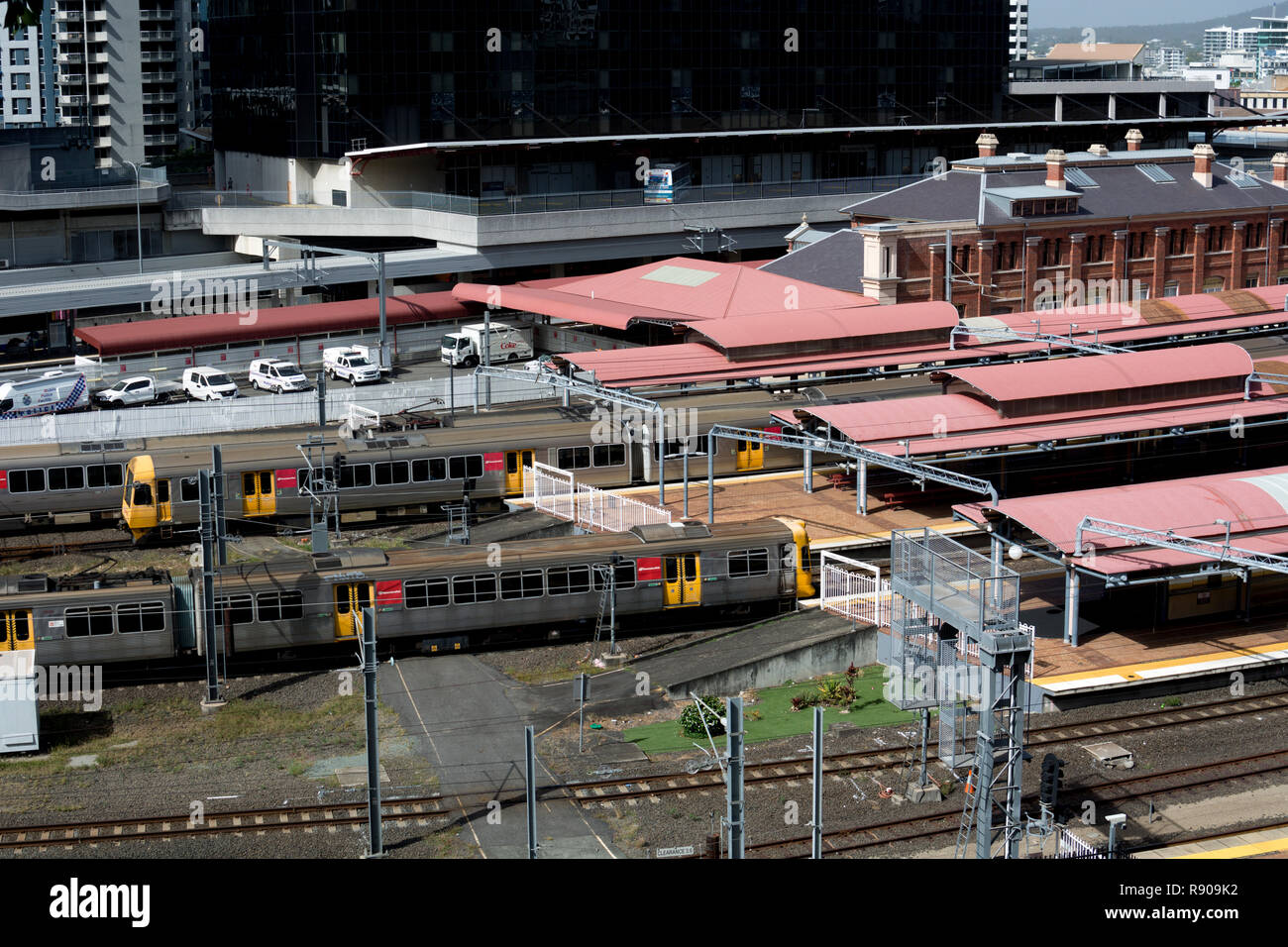 Queensland Rail Züge am Bahnhof Roma Street, Brisbane, Queensland, Australien Stockfoto