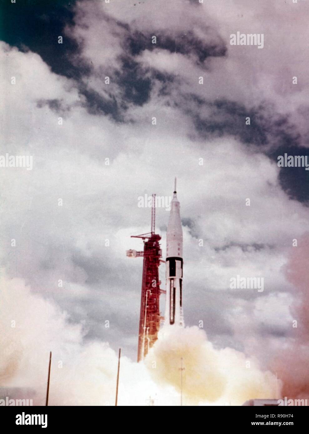 Saturn 1B heben Sie aus komplexen 34 Starten, Kennedy Space Center, Florida, USA, 1960er Jahre. Schöpfer: NASA. Stockfoto