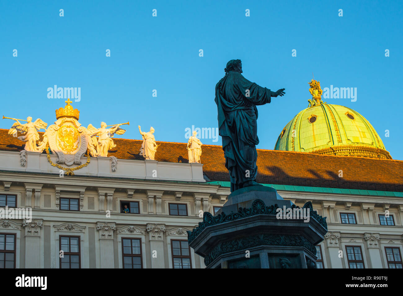 Statue von Kaiser Franz II. auf der Hofburg, Wien, Österreich. Stockfoto