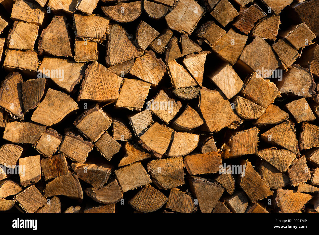 Gestapeltes Brennholz füllen das Bild Stockfoto