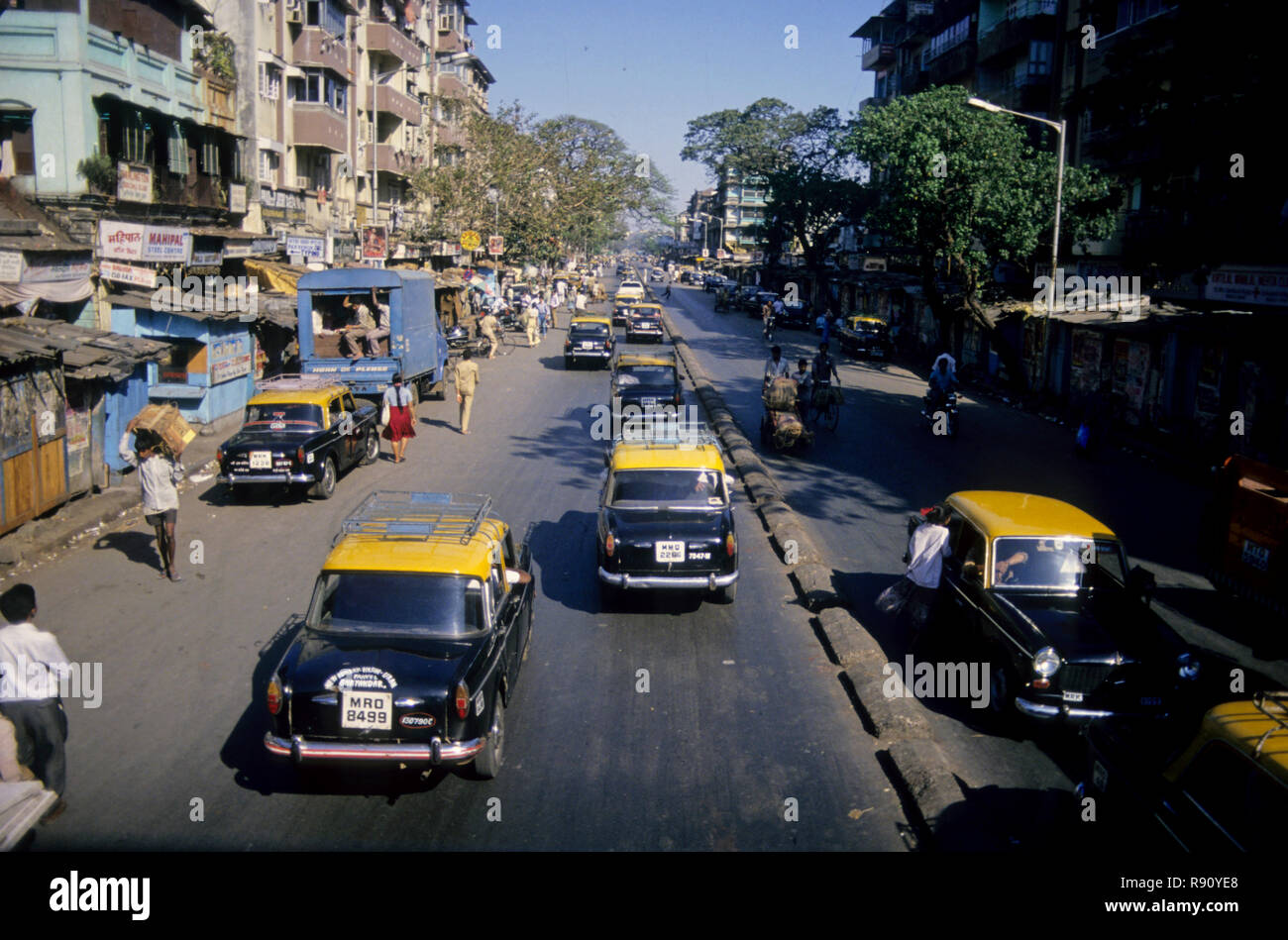 Taxi auf der Straße, Bombay, Mumbai, Maharashtra, Indien Stockfoto