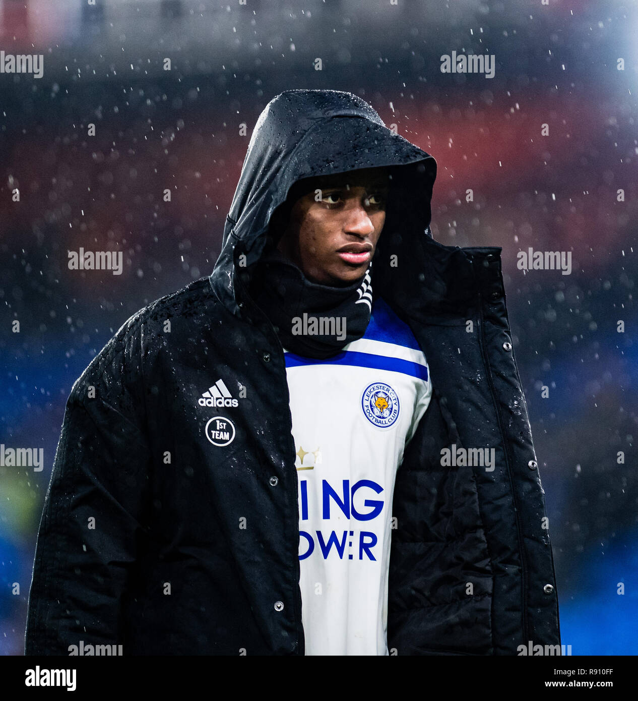 LONDON, ENGLAND - 15. Dezember: Wilfred Ndidi von Leicester City schaut während der Premier League Match zwischen Crystal Palace und Leicester City an Selhurst Park am 15. Dezember 2018 in London, Vereinigtes Königreich. (Foto von MB Media) Stockfoto