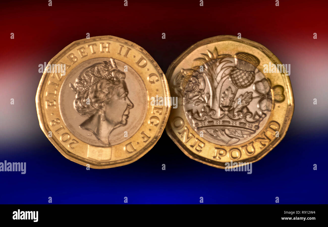 Vereinigtes Königreich, Großbritannien Einpfundstück zeigt beide Seiten gegen einen roten, weißen und blauen Hintergrund Stockfoto