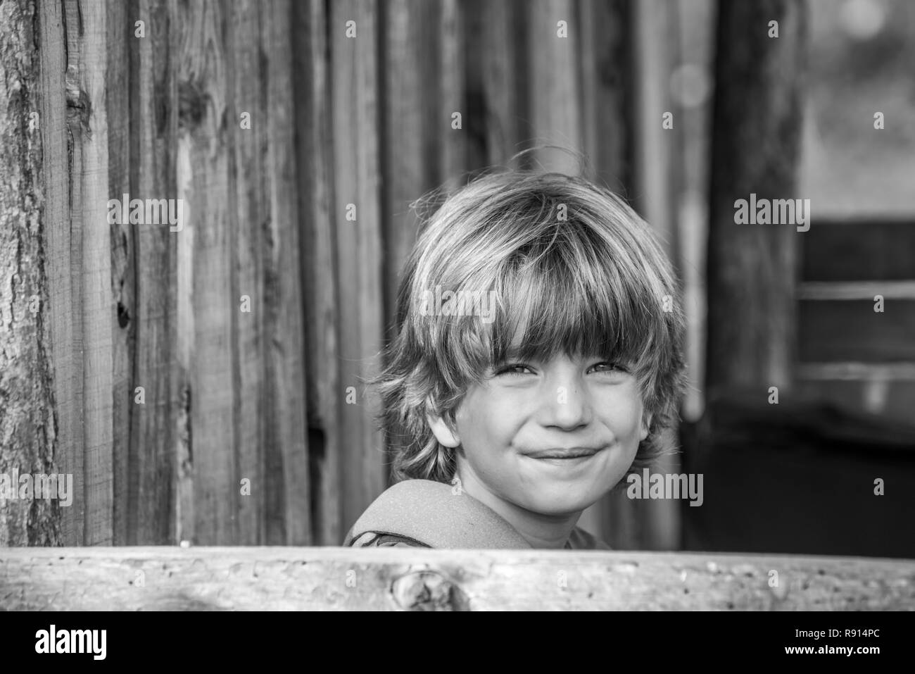 Porträt eines Jungen, Schwarz und Weiß Stockfoto