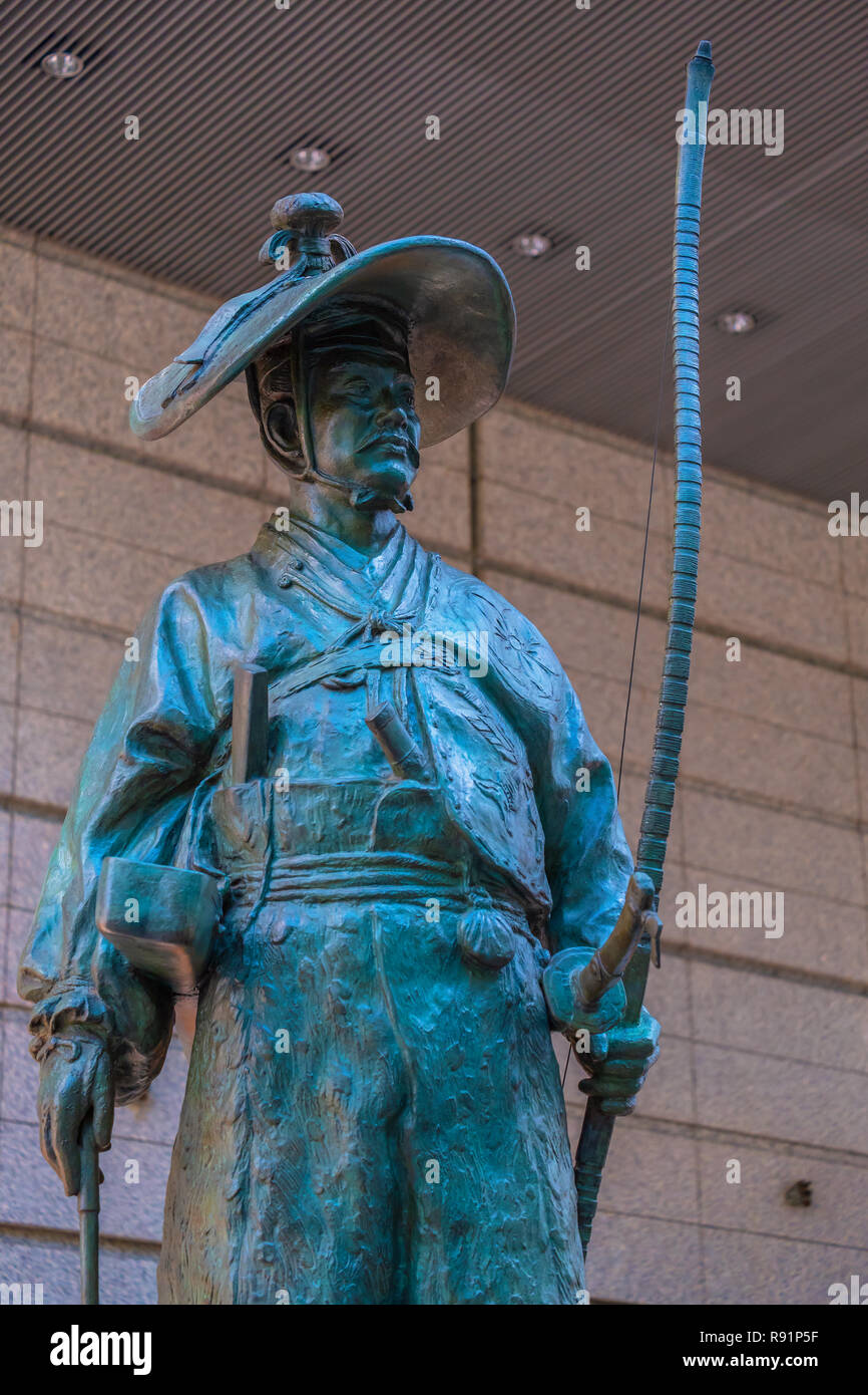 Tokyo, Japan - 28. April 2018: Ota Dokan, japanische Samurai, der mit dem Bau von zahlreichen Burgen in der Kanto-region gutgeschrieben, seine Statue am ersten f Stockfoto