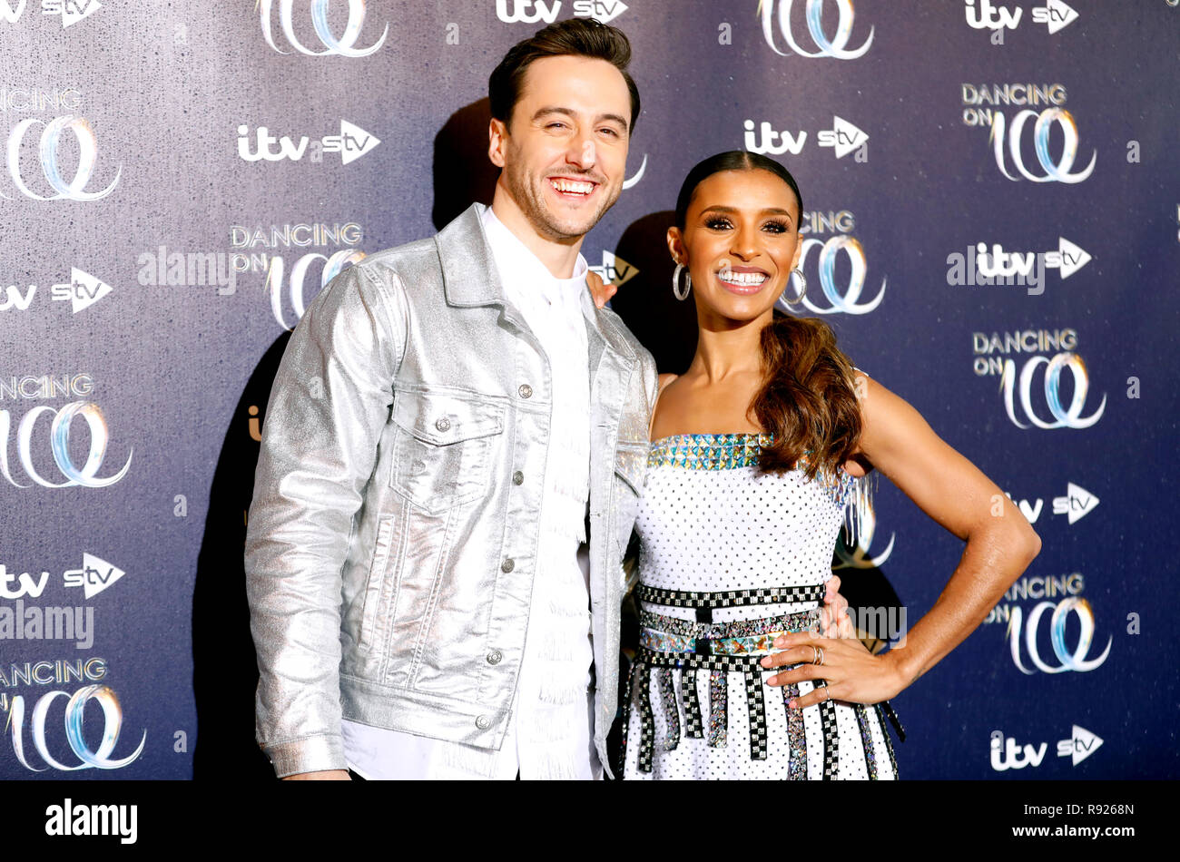 Melody Thornton (rechts) und Alexander Demetriou Teilnahme an der Pressevorstellung für die kommende Serie von Dancing On Ice am Natural History Museum, Kensington, London. Bild Datum: Dienstag, 18. Dezember 2018. Foto: David Parry/PA-Kabel Stockfoto