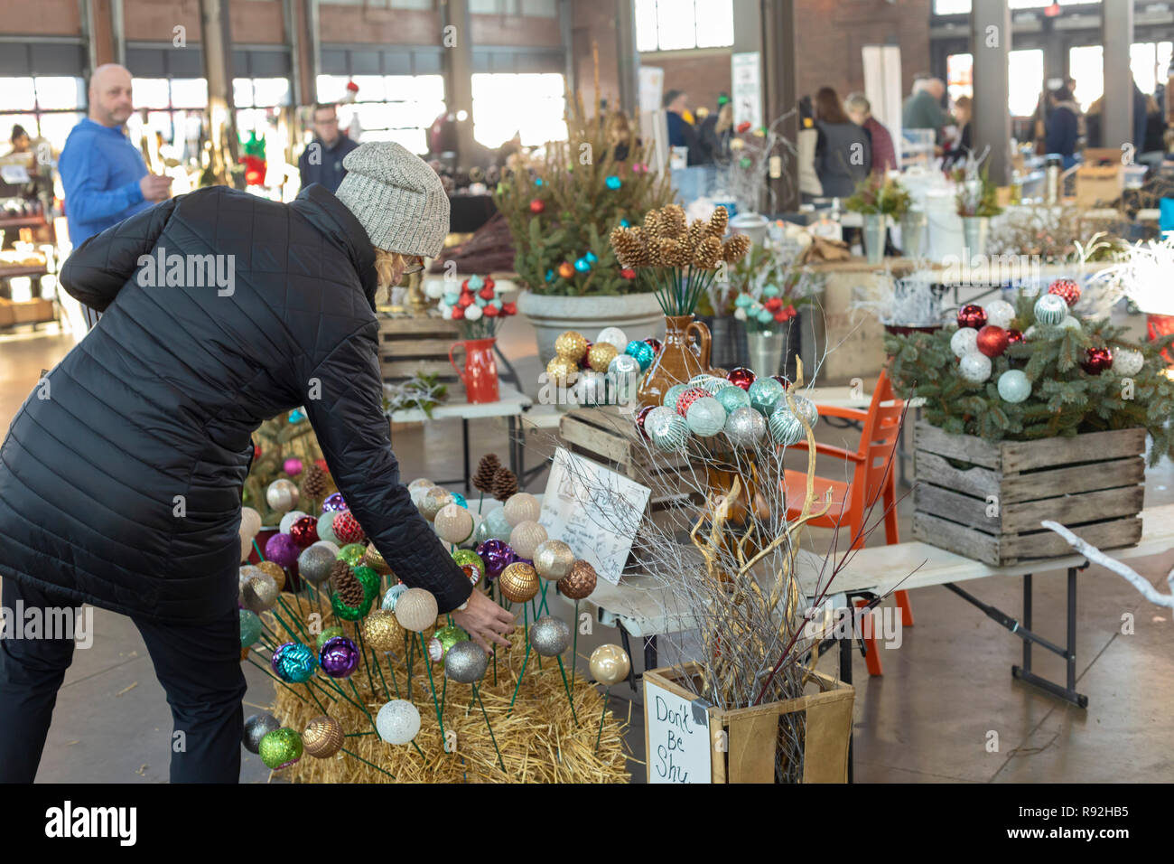 Detroit, Michigan, USA - 18. Dezember 2018 - Weihnachtsgeschenke im Verkauf bei Detroit's Eastern Market. Quelle: Jim West/Alamy leben Nachrichten Stockfoto